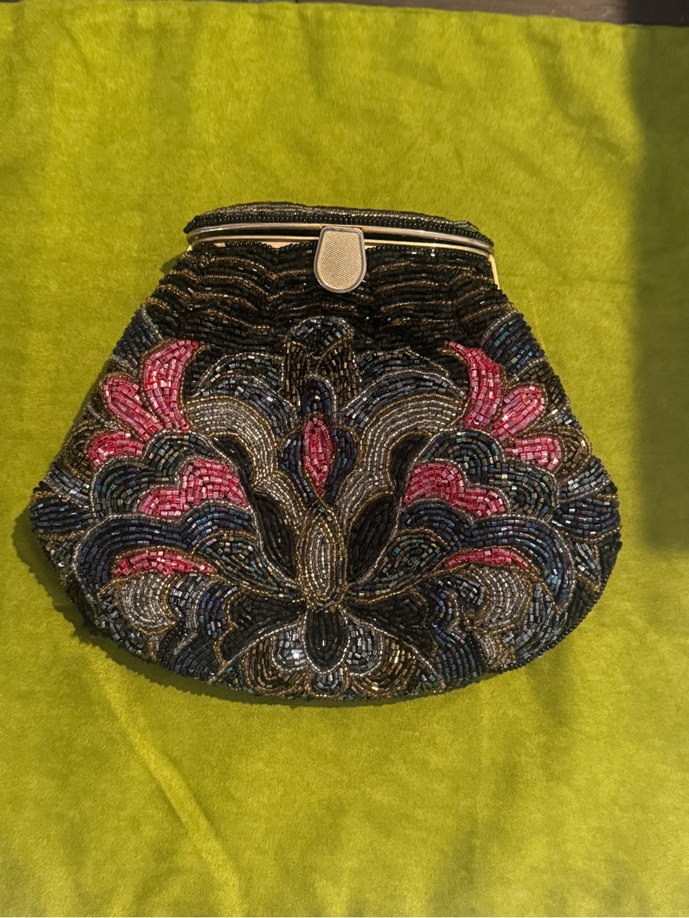 VINTAGE 60S BEADED CLUTCH